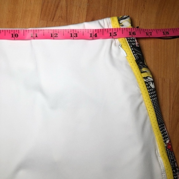 TAIL skort with side inserts & Ruffle Hem Tenniscore size M - Picture 11 of 12